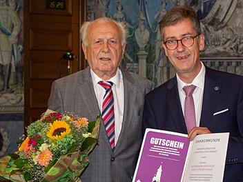 W&uuml;rzburg: Altoberb&uuml;rgermeister Weber f&uuml;r 40 Jahre als ehrenamtlicher Stadtrat geehrt