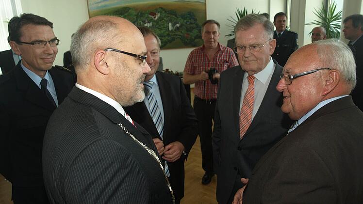 Im Gespräch mit den Besuchern der Oerlenbacher Gespräche machte der ehemalige Ministerpräsident a. D. Erwin Teufel seine Wertungen zu verschiedenen Themen rund um Europa deutlich. Fotos: Stefan Geiger