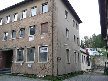 Das ehemalige Arzthaus in der Reitschgasse wird zu einer Kindertagesstätte umgebaut. Zudem wird ein Durchgang zum Stadtgraben geschaffen.Popp