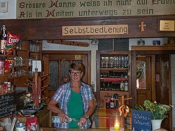 Bald ist Schluss: Am 28. Oktober wird P&auml;chterin Patrizia K&uuml;mpel in der Milseburgh&uuml;tte zum letzten Mal hinter dem Tresen stehen.Sonja Demmler