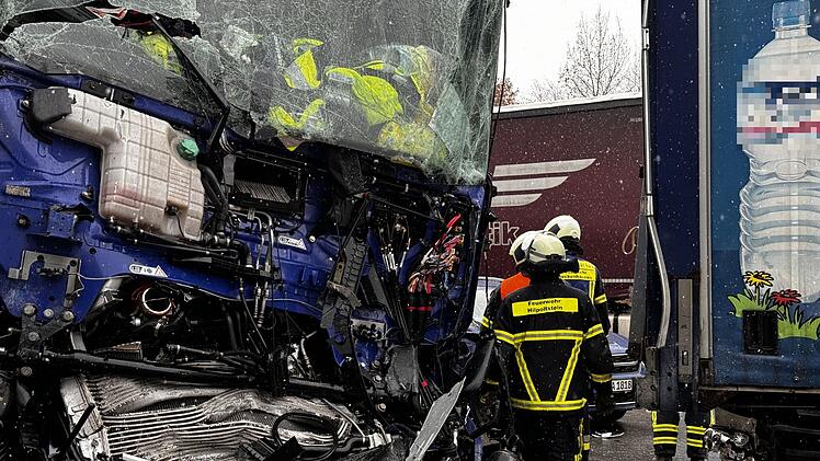 Zwei Verletzte nach Unfall mit sechs Fahrzeugen auf der A9
