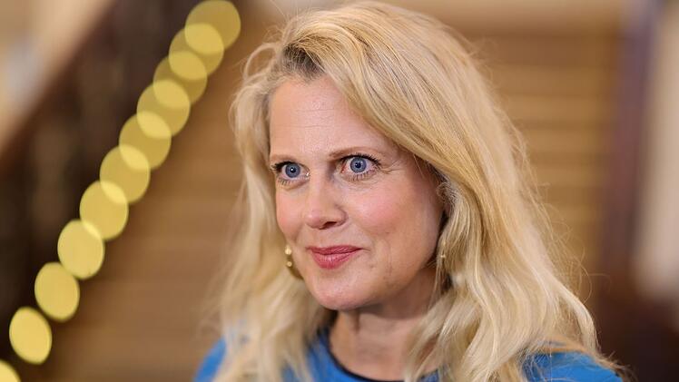 Barbara Schöneberger hat im Podcast über eine frühere Alkoholvergiftung gesprochen.