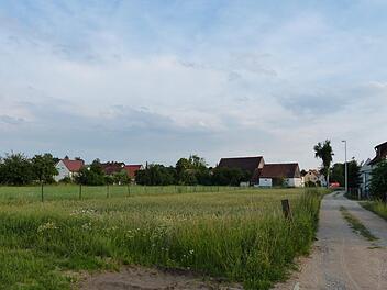 Am Birkenweg in Igelsdorf soll die neue Kindertagesstätte für Baiersdorfs Osten entstehen. Foto: Pauline Lindner