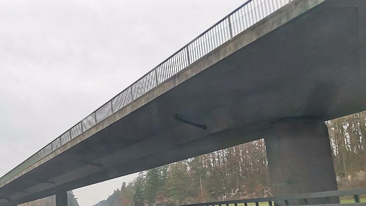 Feuerbach: Vollsperrung verlängert - bis wann die Staatsstraße 2421 nicht befahrbar ist