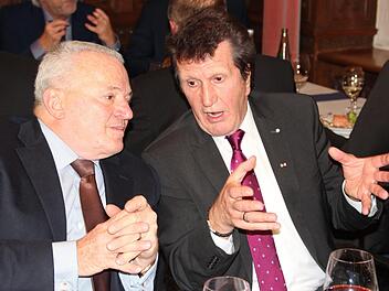 Friedrich Herdan, Präsident der Industrie- und Handelskammer zu Coburg (rechts), im Gespräch mit dem ehemaligen Manager und jetzigen Bundestagsabgeordneten Thomas Sattelberger.Oliver Schmidt