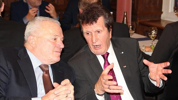 Friedrich Herdan, Präsident der Industrie- und Handelskammer zu Coburg (rechts), im Gespräch mit dem ehemaligen Manager und jetzigen Bundestagsabgeordneten Thomas Sattelberger.Oliver Schmidt