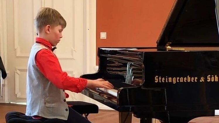 Paul Hüttemann am Pianoprivat