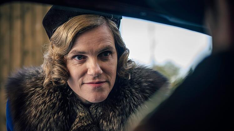 Hanna Solf (Fritzi Haberlandt) setzt mit ihrer Widerstandsgruppe alles daran, um verfolgten Menschen zu helfen.