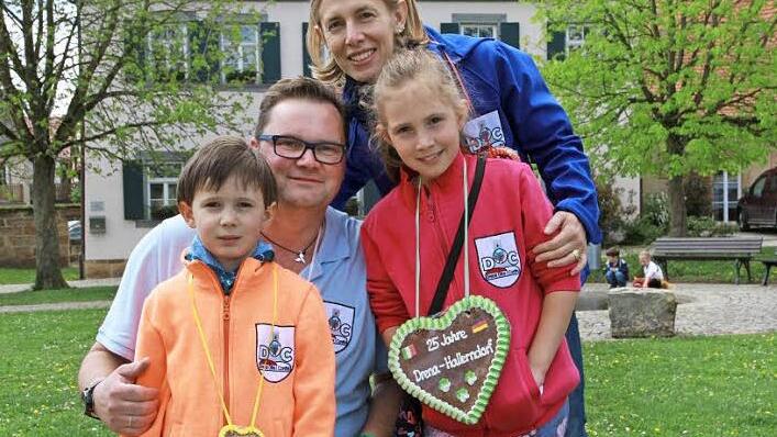 Christian Beck und Giovanna Chiarani sind mit ihren Kindern Emilio und Noemi angereist.  Foto: Mathias Erlwein