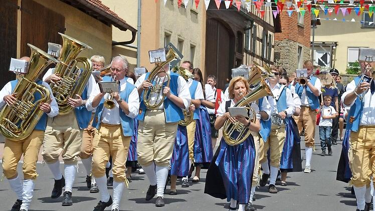 Beim Festzug der Patenkapelle im Juni 2016  Foto: Jana Keul