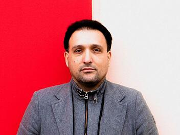"Flinke Frauenhände" - Erkan Dinar aus Weißenburg klagt gegen Diskriminierung