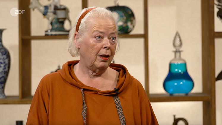 Die Verk&auml;uferin erfuhr bei "Bares f&uuml;r Rares" zum ersten Mal von den Manipulationen an ihrem Schmuckst&uuml;ck.