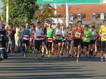Tendenz steigend: Nach rund 350 Teilnehmern im vergangenen Jahr streben die Verantwortlichen des "Medical-Park-Marathons" für die diesjährige Auflage am 3. Oktober die Marke von 400 Startern an. Foto: Archiv/Gabi Arnold