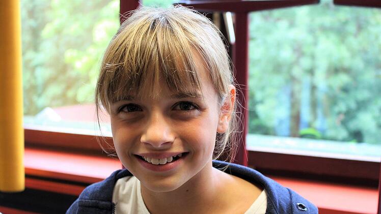 Minou Leibold, 11 Jahre: "Es hat sehr stark geregnet, das war blöd. Aber es lag viel Müll rum und besonders eklig war es in der Raucherecke. Die Kippen und Kaugummis in der Raucherecke waren ziemlich unappetitlich." Foto: Julia Raab