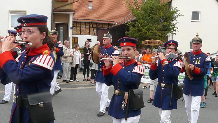 Die Hildburgh&auml;user Kapelle nahm am Festumzug teil. Foto: Karin G&uuml;nther