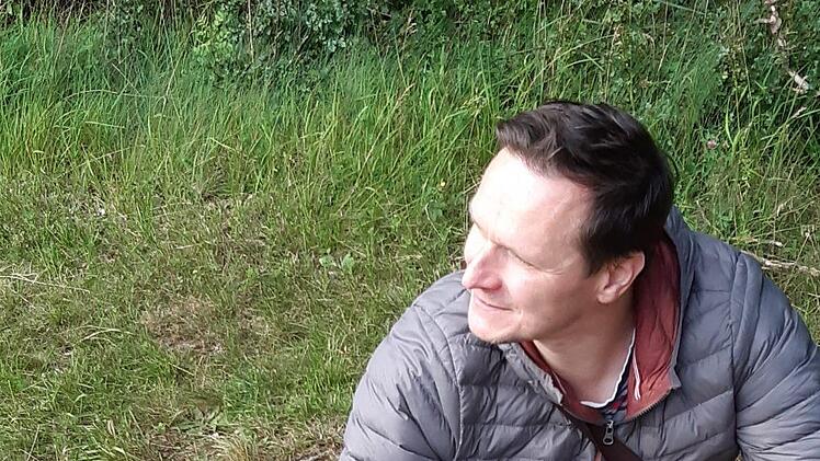 Bei diesem Foto ist die Perspektive von oben nach unten ungünstig gewählt. Außerdem sollte man bei Mensch wie Tier darauf achten, die Beine nicht abzuschneiden. Foto: Kerstin Junker