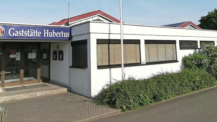 Der Schützenverein Hubertus 1956 e. V. in Untertheres erhält für die Flachdachsanierung seines Vereinsheimes einen gemeindlichen Zuschuss in Höhe von 7491 Euro.