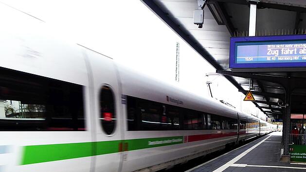 Abfahrt eines ICE am Coburger Bahnhof am Mittwoch.