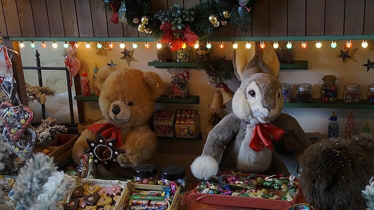 Typische "Weihnachtszutaten", wie Spielzeug und Dekoration, kannst du auch in fränkischen Museen finden.