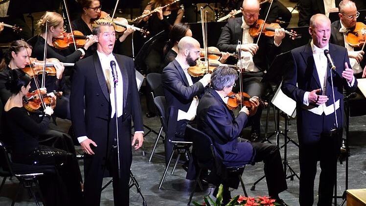 Tenor und Bariton glanzvoll im Duett: die beiden Gesangssolisten Randall Bills (links) und Richard Morrison.Stephan Herbert Fuchs