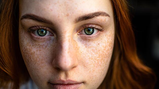 Bestimmte Lebensmittel tragen zur Verbesserung des Hautbildes bei. Teure Cremes und Peelings k&ouml;nnen Sie damit bald weglassen.