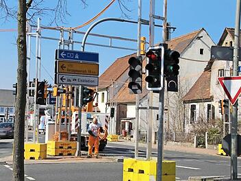 An der Einmündung der Linden- in die Bamberger Straße stehen schon die ersten Baustellenampeln.  Foto: Andreas Dorsch