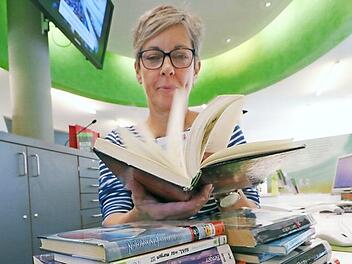 Doris Koschyk, die Leiterin der Forchheimer Stadtbibliothek, freut sich im Herbst über einen großen Andrang junger Leser. Foto: Josef Hofbauer