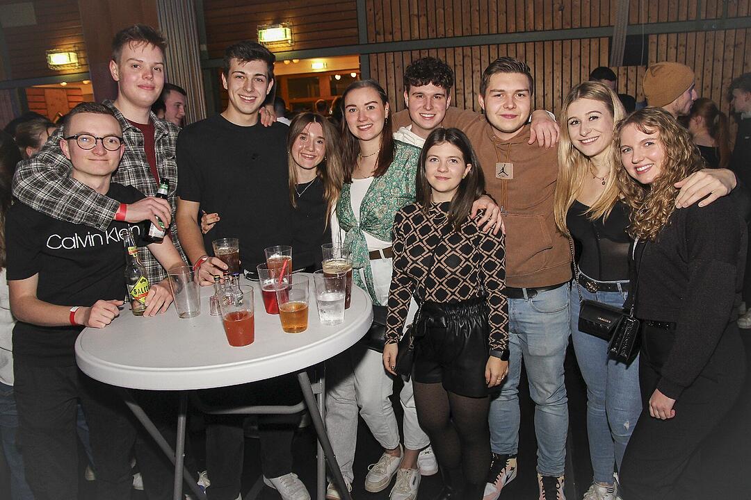 Mit vielen Party-Songs der 80er & 90er und Rock-Pop Klassikern