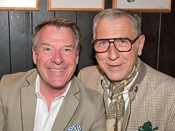 Patrick Lindner und sein Ehemann Peter Schäfer machen sich für queere Jugendliche stark.