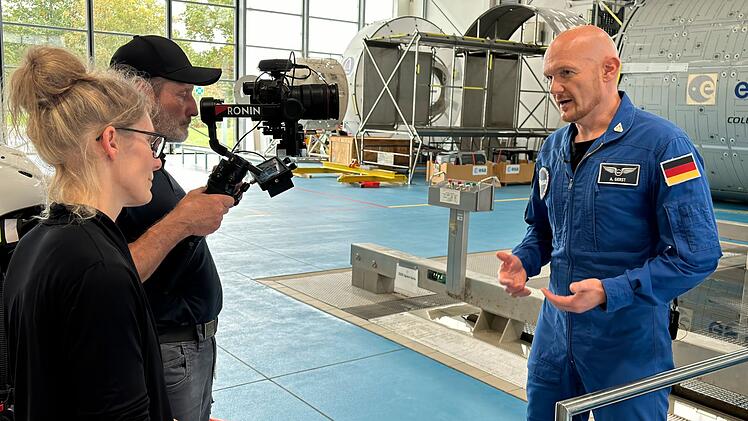 Alexander Gerst (rechts) gilt als einer der beliebtesten Erkl&auml;rer f&uuml;r Weltraumfragen im deutschen Fernsehen. So kennt ihn schon das junge Publikum von der "Sendung mit der Maus".