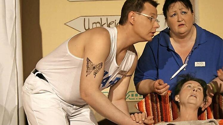 Den "Sauna-Gigolo" führte die Theatergruppe der DJK/TSV Kersbach anlässlich ihres 30-jährigen Bestehens auf.  Fotos: privat