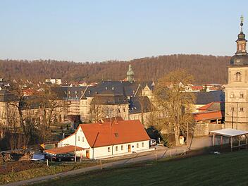 Das ehemalige Kloster in Ebrach, in dem heute eine Justizvollzugsanstalt für jugendliche Straftäter untergebracht ist, verspricht die besten Aussichten, um an einen Weltkulturerbe-Titel heranzukommen. Das Thema Klosterlandschaften, wie es laut Gutachter Thomas Büttner für den Steigerwald prägend ist, könnte der Ausgangspunkt für eine Bewerbung sein - eventuell im Zusammenarbeit mit anderen Klöstern.  Foto: Klaus Schmitt