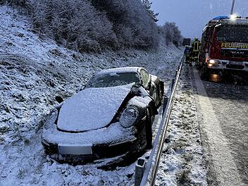 Schnee und Gl&auml;tte sorgen f&uuml;r zahlreiche Unf&auml;lle in Oberfranken - mehrere Menschen verletzt