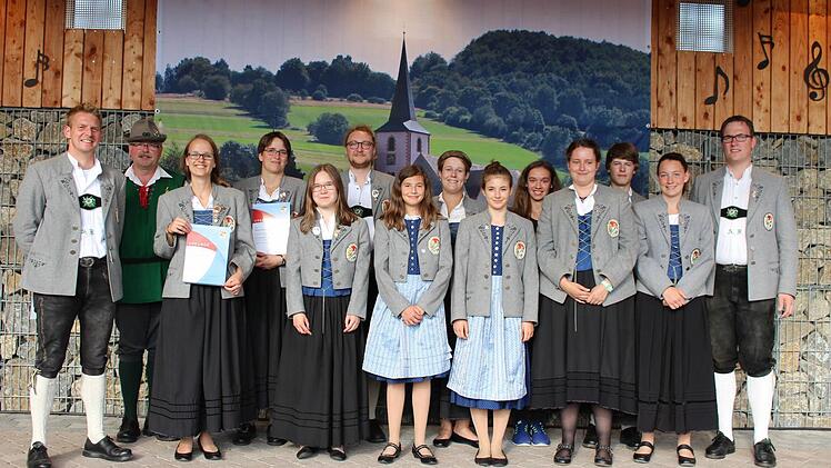 Ehrungen für 5, 10 und 20 Jahre aktives Musizieren. Foto: Sebastian Schmitt