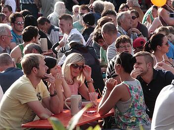 Beim Altstadtfest 2016 schien die Sonne. Beim "Anstatt-Fest" 2018 hatten die Organisatoren weniger Glück mit dem Wetter.  Foto: Hofbauer/Archiv