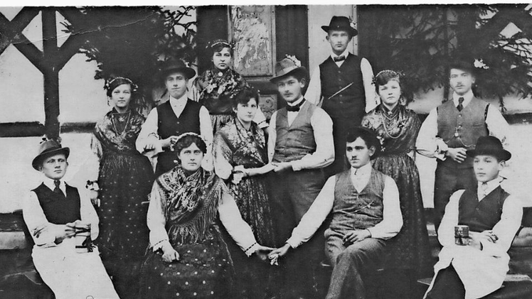 Ein Erinnerungsfoto von der Einhaltkirchweih in Pressig im Jahr 1919  Foto: Archiv Georg Dinkel, Pressig