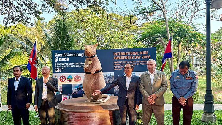 Statue f&uuml;r Minensuch-Ratte Magawa