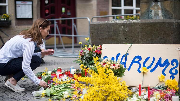 Die Trauer in M&uuml;nster ist nach wie vor gro&szlig;. Am Ort des Geschehens wurden Blumen niedergelegt. Marius Becker, dpa