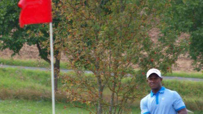 Versetzte die Zuschauer ins Staunen: Manuel De Los Santos spielte am ersten Tag der Bayerischen Meisterschaften für Golfer mit Behinderung auf dem Par-72-Kurs in Maria Bildhausen eine 75er-Runde.  Fotos: Anton Then