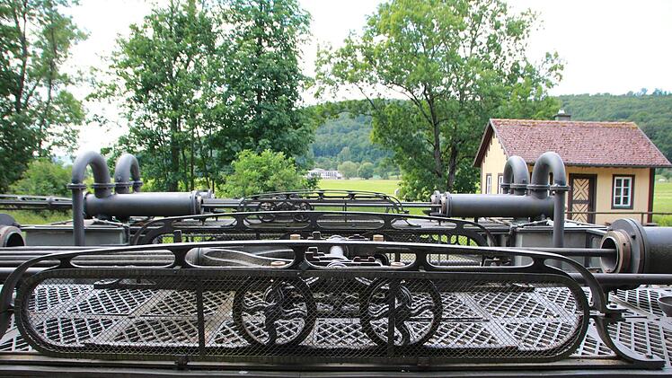 Die historische Freipumpe am Gradierbau in Bad Kissingen läuft ab sofort immer dienstags zwischen zehn und 17 Uhr. Foto: Benedikt Borst