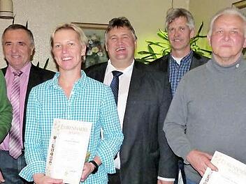 Ehrungen beim Gartenbau- und Verschönerungsverein Himmelkron; im Bild (von links) Günther Schoberth, Günter Reif, Gabriele Pittel, Gerhard Schneider, Wolfgang Sack, Walther Kaupper und Friedhelm Haun.