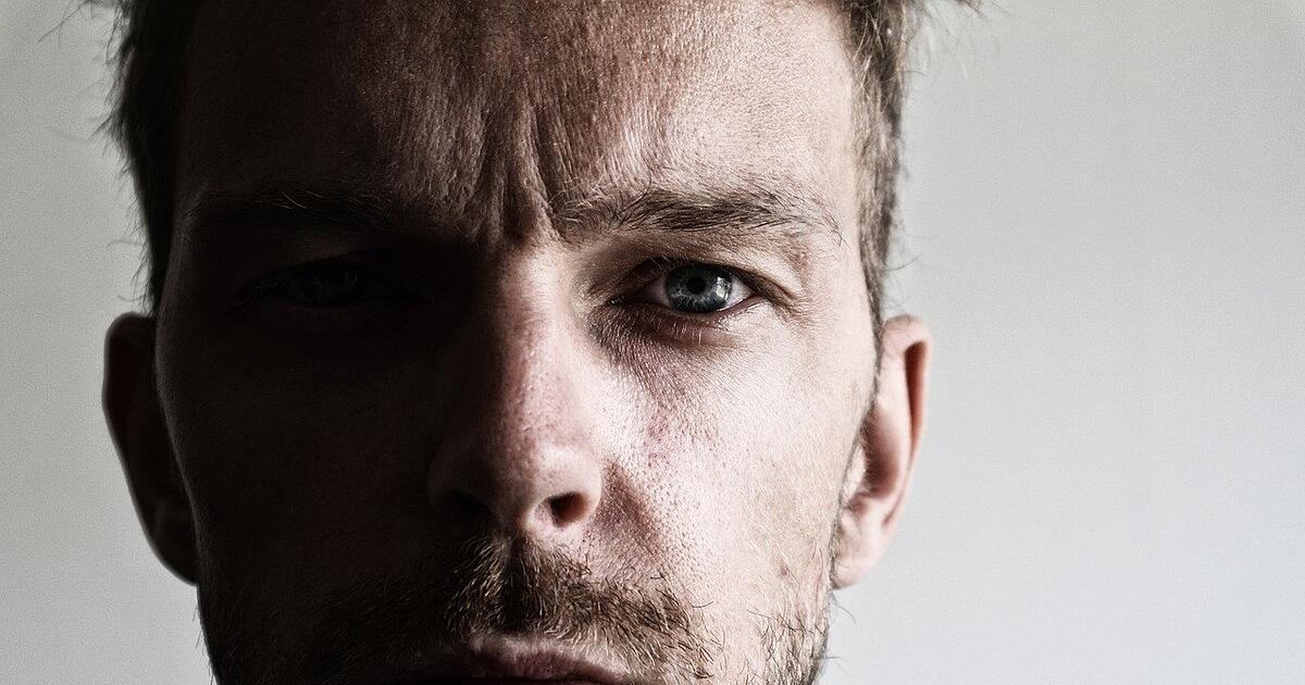 Zu viel oder zu wenig Testosteron im Blut? So zeigen sich Symptome