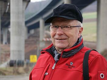 Norbert Hildmann bei einem seiner vielen Besuche der neuen Autobahnbrücke. Foto: Johanna Kellermann
