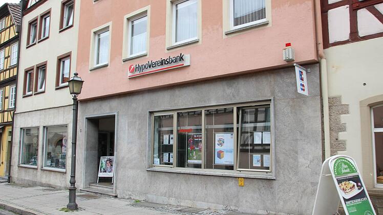 Die Filiale der HypoVereinsbank in Münnerstadt wird aufgelöst. Nur ein SB-Bereich bleibt vor Ort. Foto: Archiv/Heike Beudert