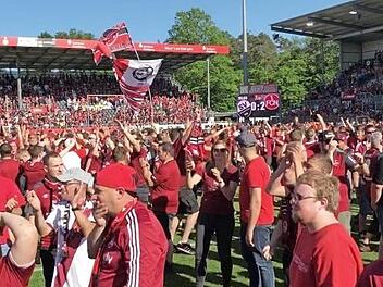 Etwa 9000 Club-Fans kamen nach Sandhausen, um den 1. FC Nürnberg zu unterstützen.