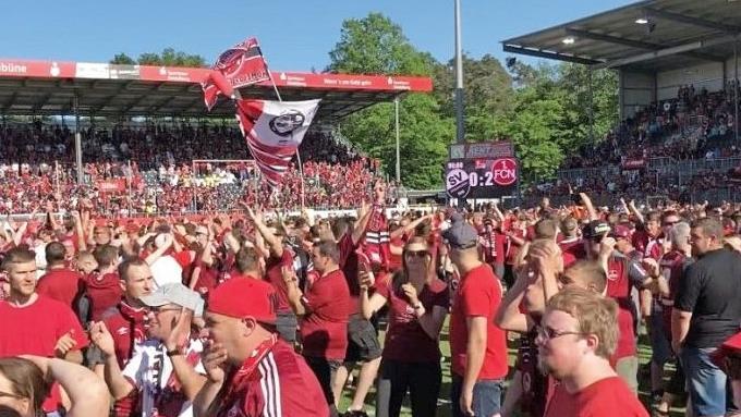 Etwa 9000 Club-Fans kamen nach Sandhausen, um den 1. FC Nürnberg zu unterstützen.