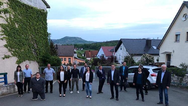 Der neue Gemeinderat von Weilersbach. Foto: Pauline Lindner