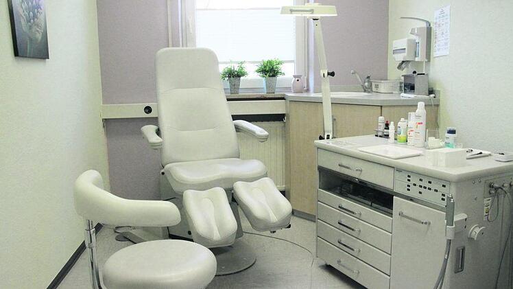 Gestresste Füße? Gönnen Sie ihnen eine Auszeit mit einer Fußpflege bei Orthopädie-Schuhtechnik Dicker. Foto: PR