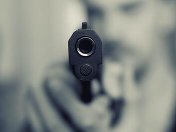Mann, Waffe, Symbol