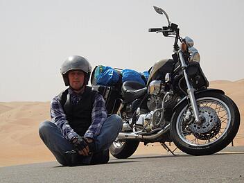 Hans-Jürgen Lauer genießt bei seinen Motorradausflügen die traumhafte Landschaft, die ihn auch in die Wüste führt. Fotos: Hans-Jürgen Lauer